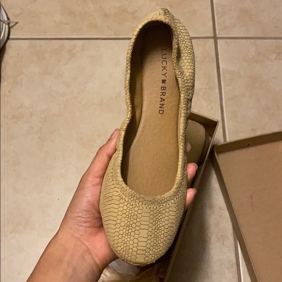 Lucky Brand flats - Picture 2 of 4